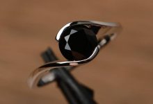 Womens Black Gem Ring Model 7
